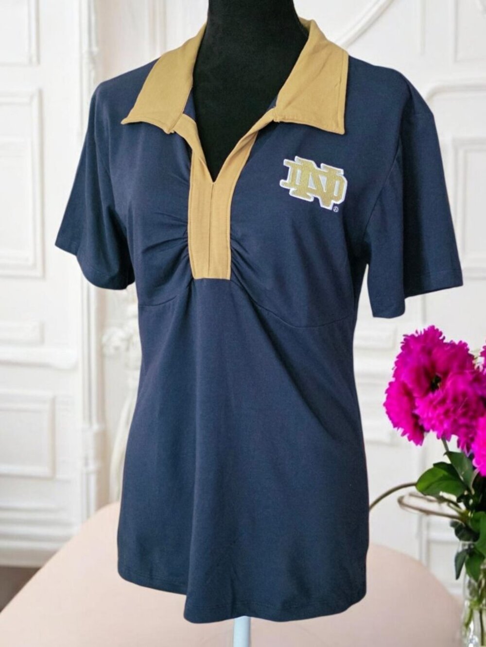 EUC KLUTCH (LG) NOTRE DAME Polo Short Sleeve V Neck Women